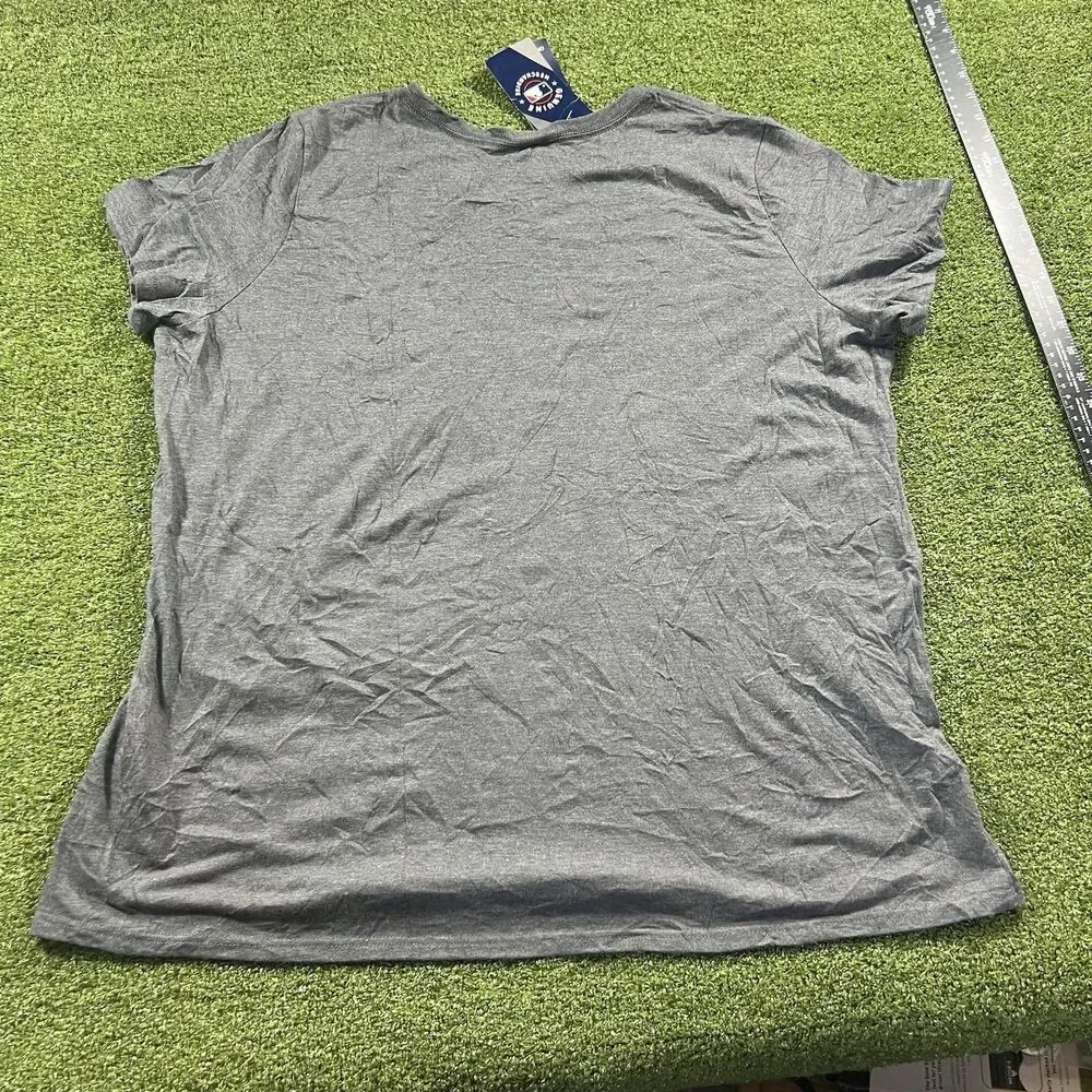 Fanatics Philadelphia Phillies Women's Gray V-Neck T-Shirt Size 3XL NWT